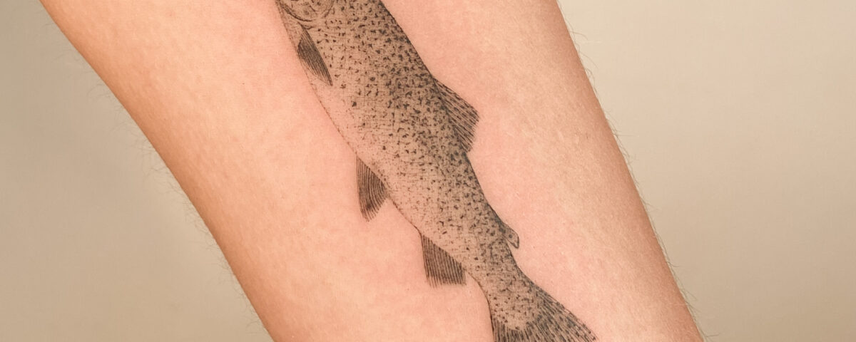 Tatuaje pequeño de barracuda