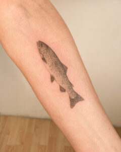 Tatuaje pequeño de barracuda